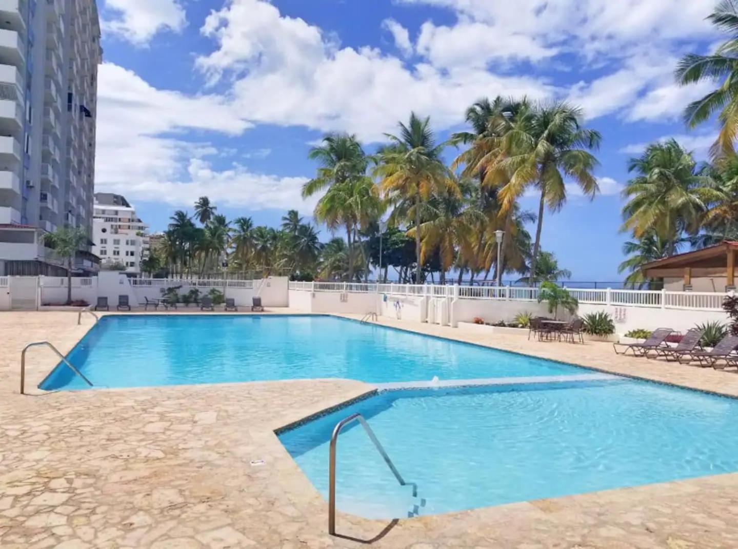 Sunset Paradise Cozy Beachfront Escape - Isla Verde サンジョアン エクステリア 写真