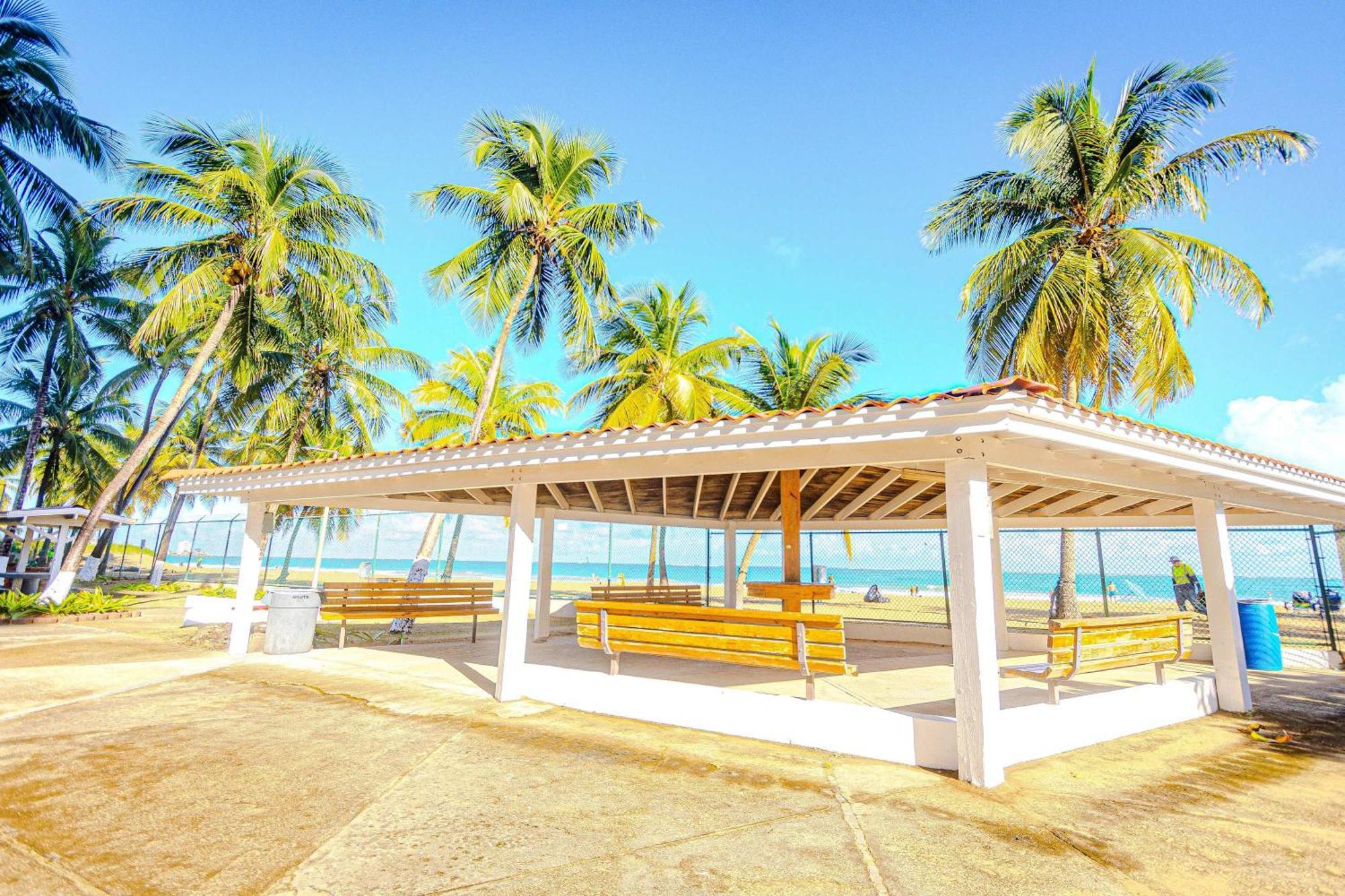 Sunset Paradise Cozy Beachfront Escape - Isla Verde サンジョアン エクステリア 写真